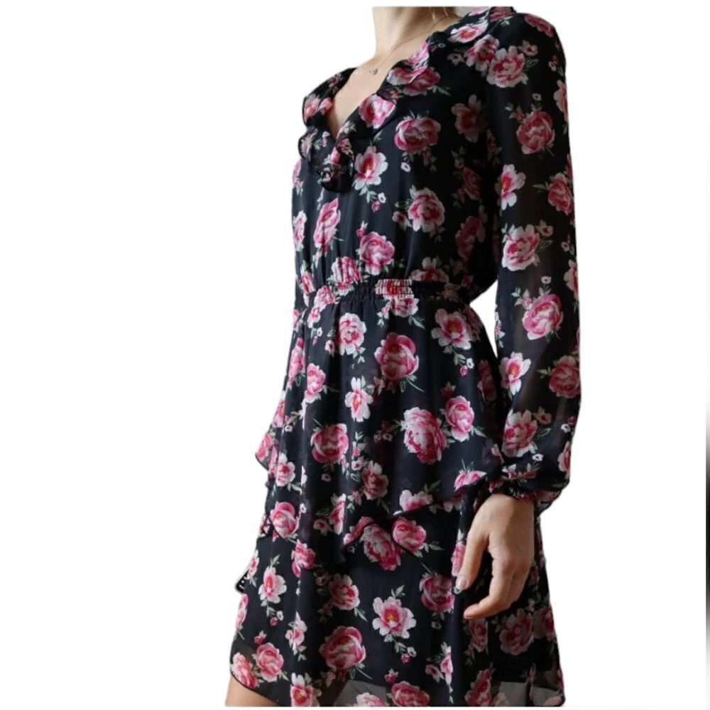 H&M Divided Floral Long Sleeve Fit 'N' Flare V-neck Dress Size 4